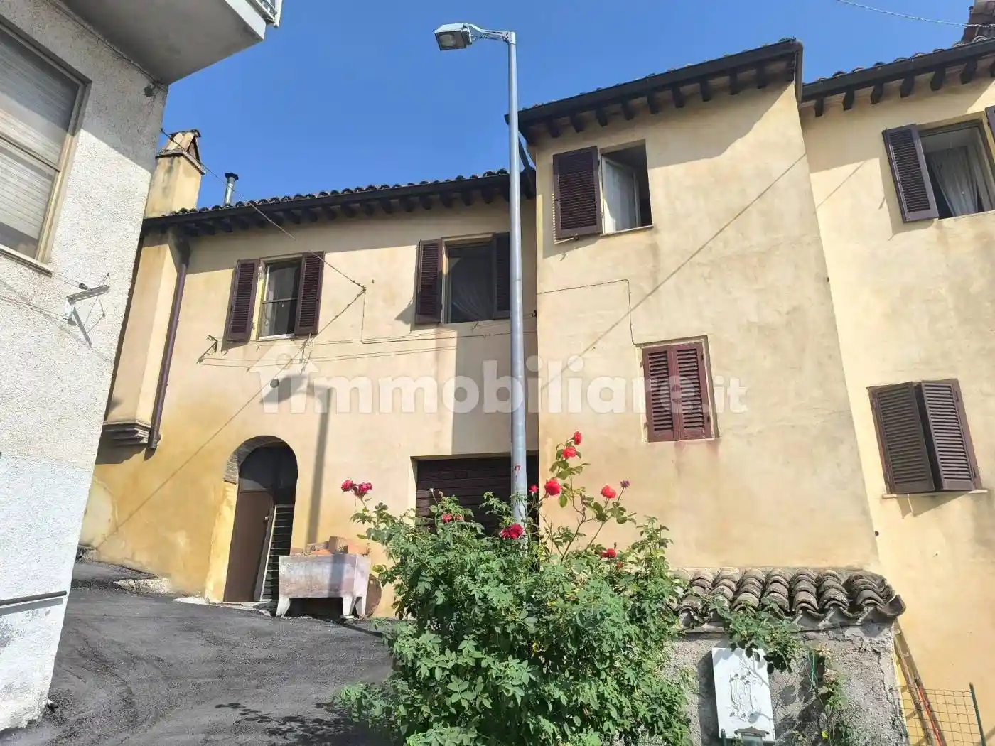 Rustico - Casale in vendita a Foligno