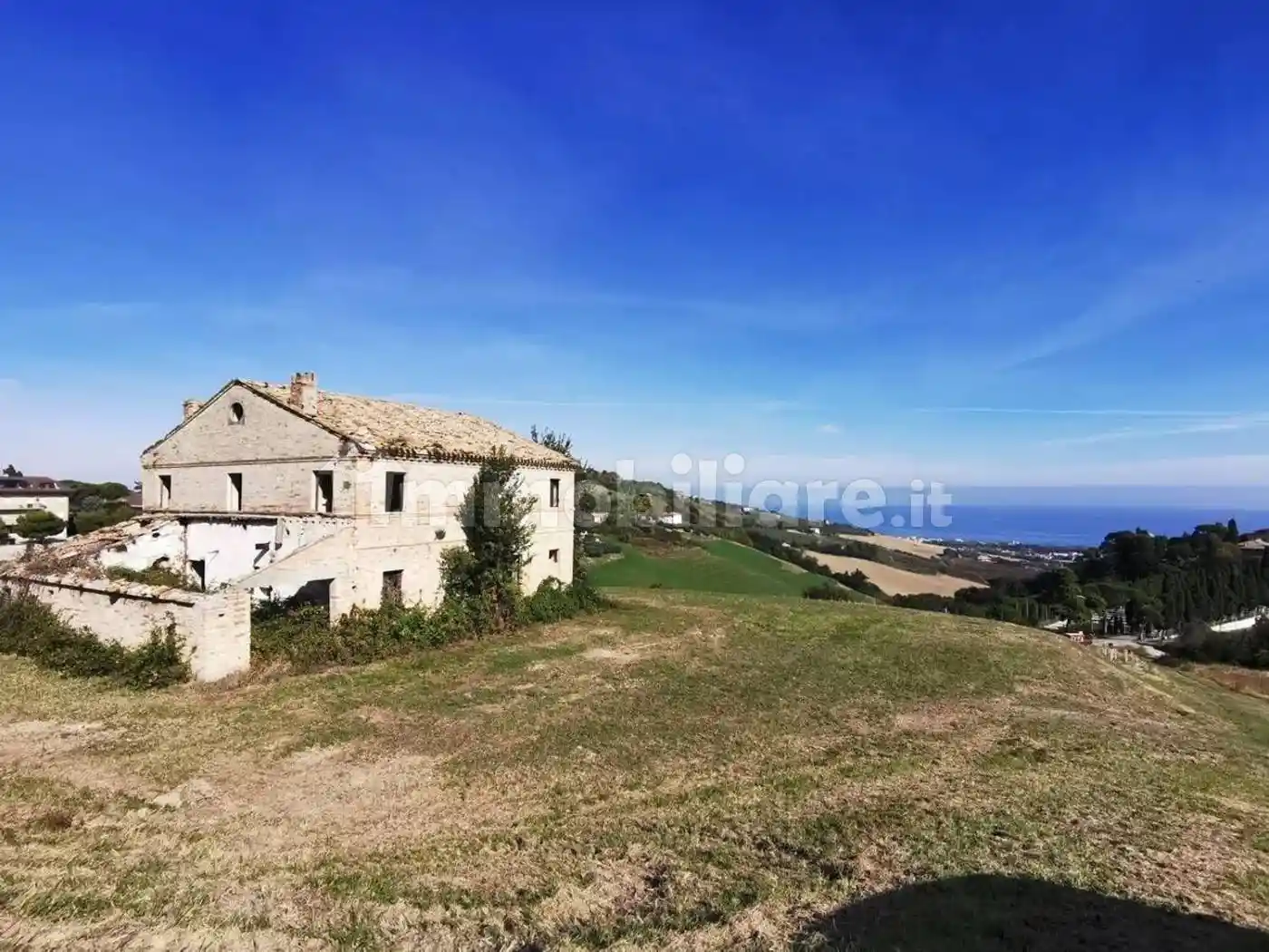 Rustico - Casale in vendita a Fermo