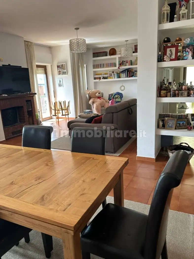 Appartamento via Eleuterio Ruggiero 39, Via Ruggiero, Caserta