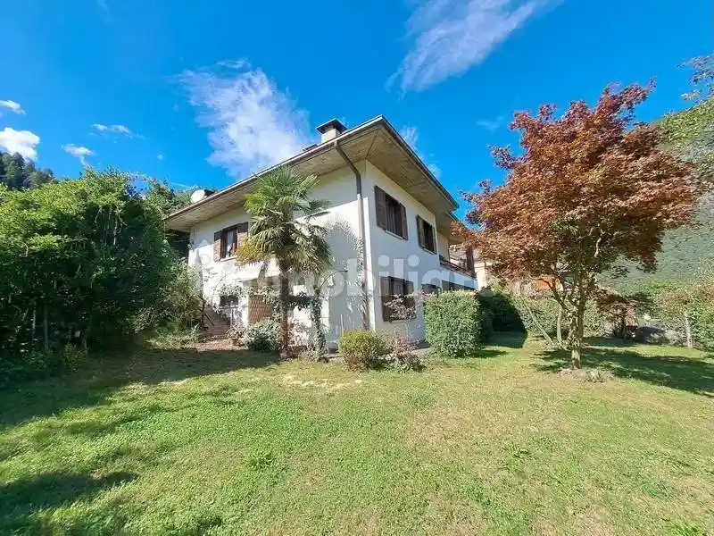 Villa in vendita a Tione di Trento