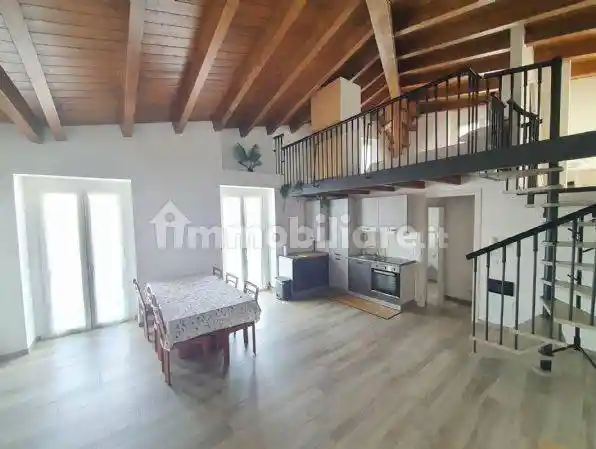 Casa indipendente in vendita a Vercurago