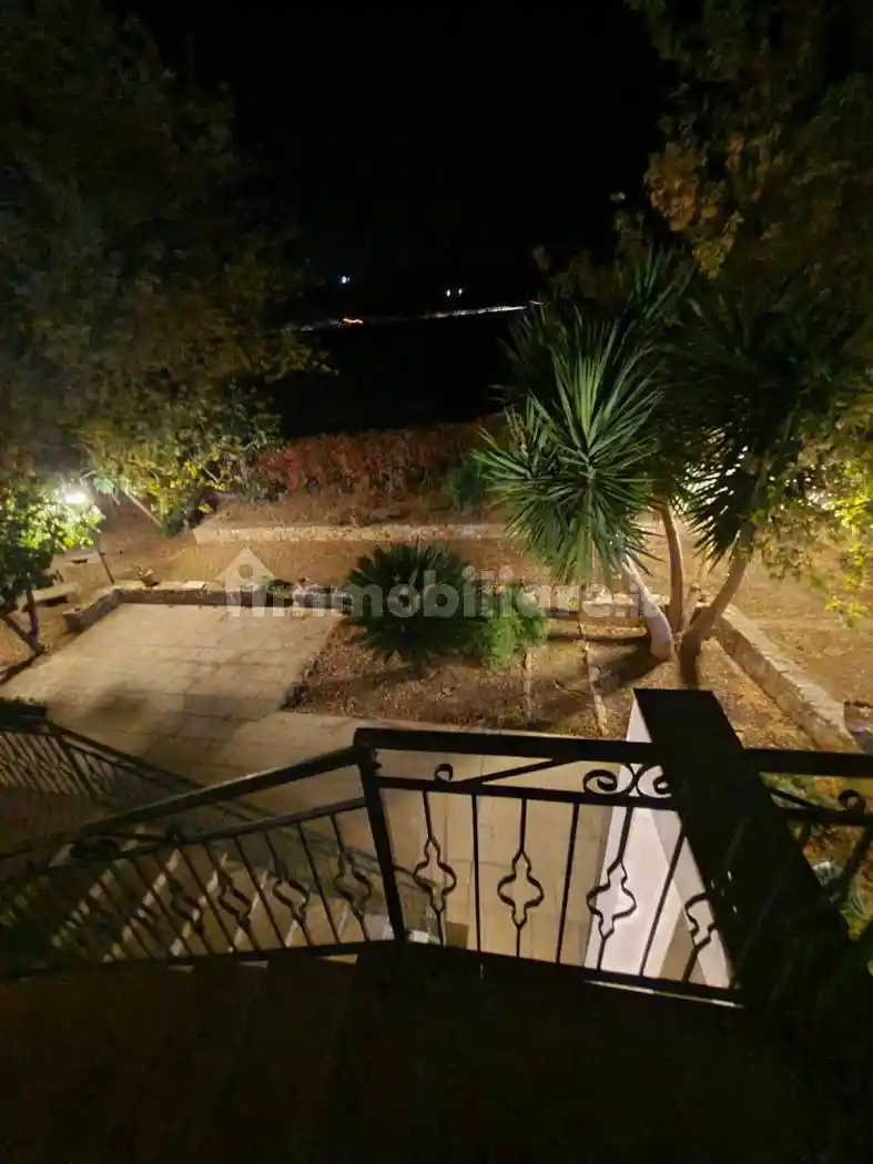 Villa in vendita a Pietraperzia