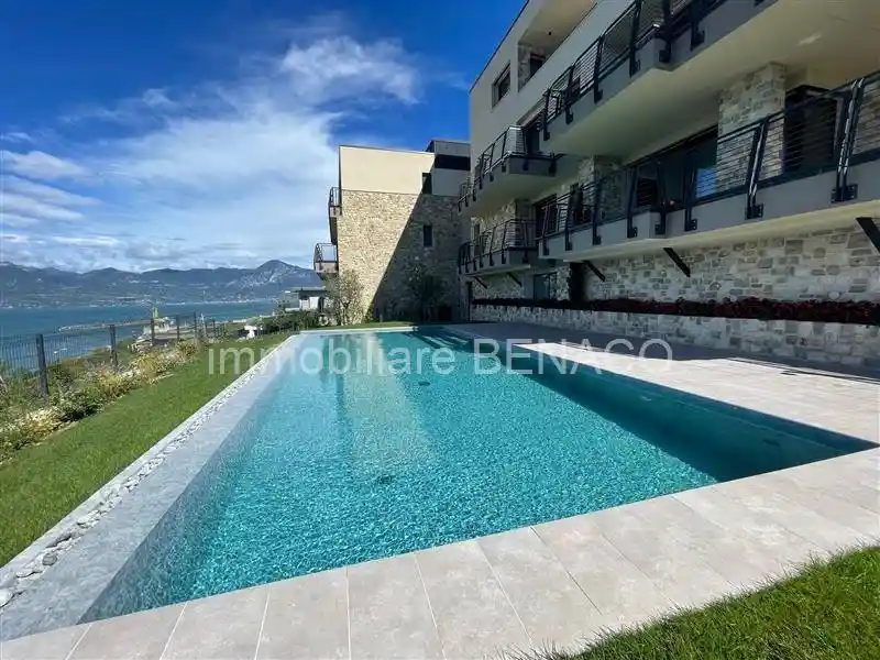 Appartamento in vendita a Torri del Benaco