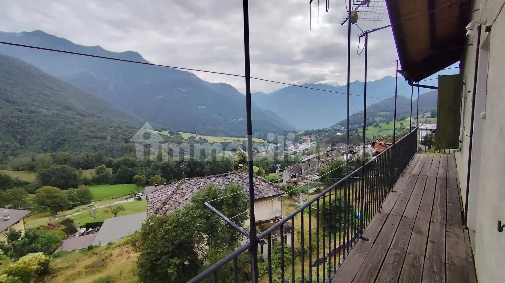 Terratetto plurifamiliare Strada Regionale della Valle d'Ayas, Challand-Saint-Anselme - foto 2