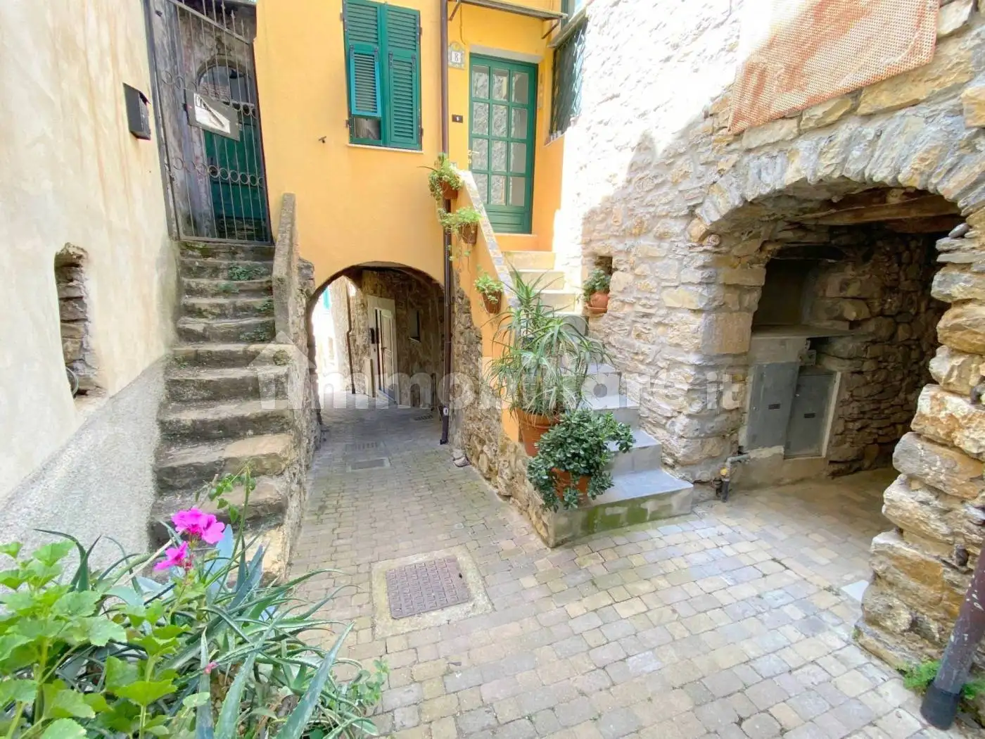 Casa indipendente in vendita a Villa Faraldi