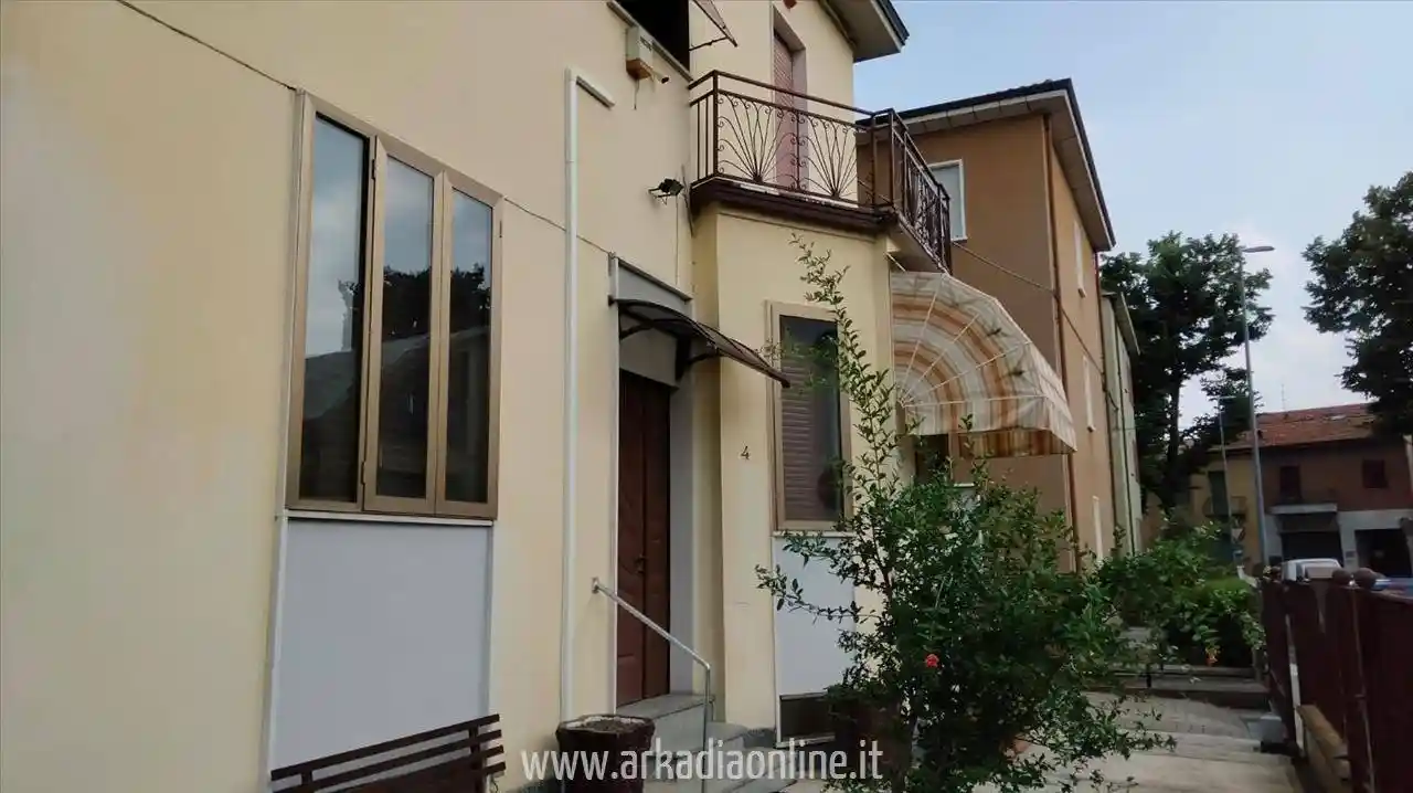 Casa indipendente in vendita a Piacenza