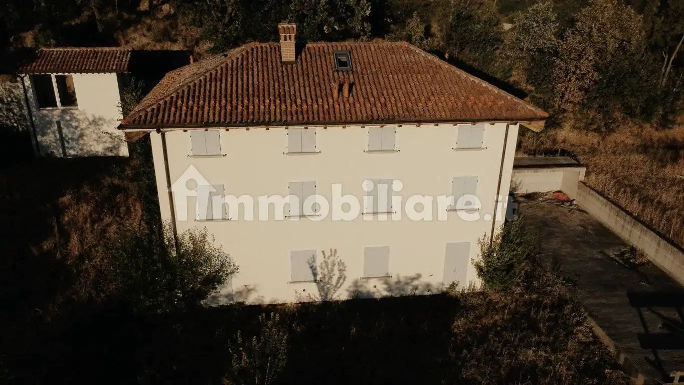 Rustico - Casale in vendita a Monte San Pietro