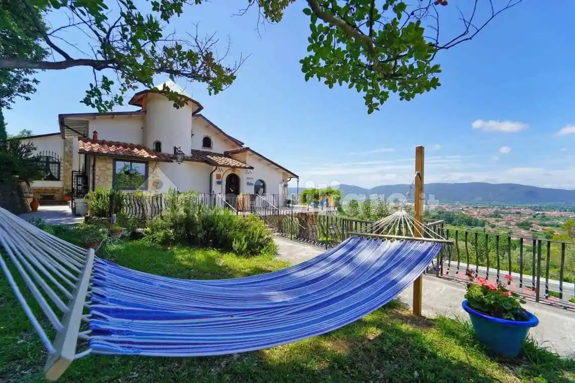 Villa in vendita a Castelnuovo Magra