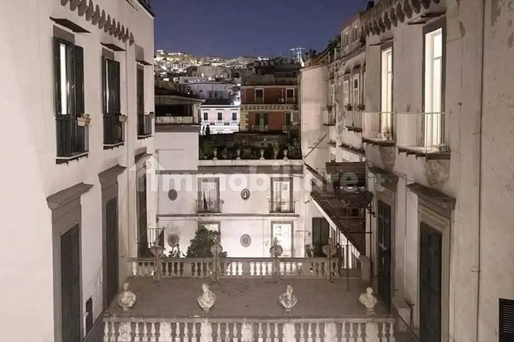 Appartamento in affitto a Napoli