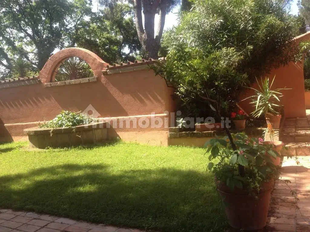 Villa in affitto a Roma