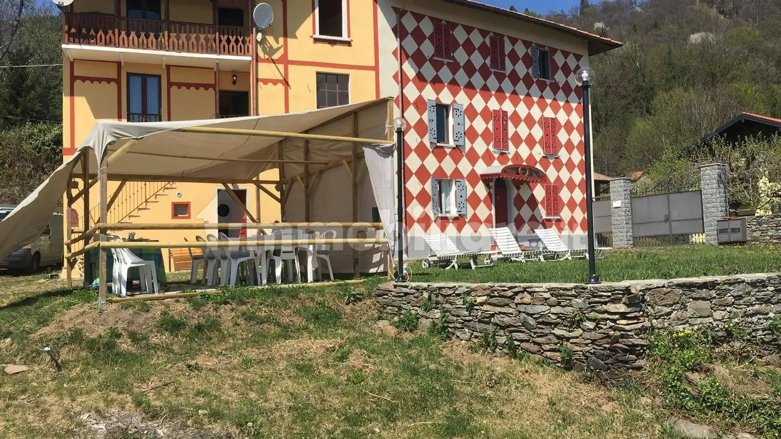 Villa in vendita a Cambiasca