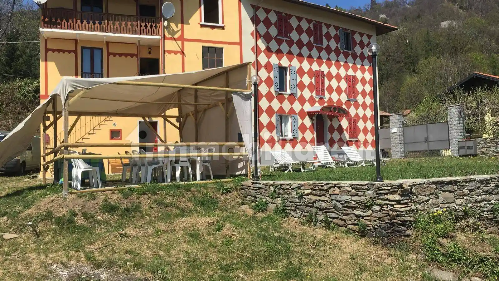 Villa in vendita a Cambiasca