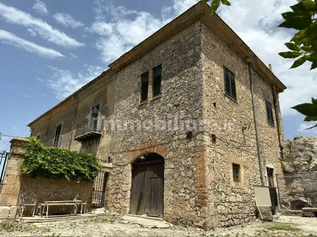 Rustico - Casale in vendita a Casteltermini