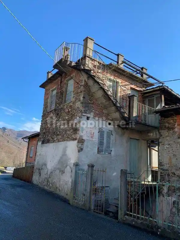 Casa indipendente in vendita a Varallo