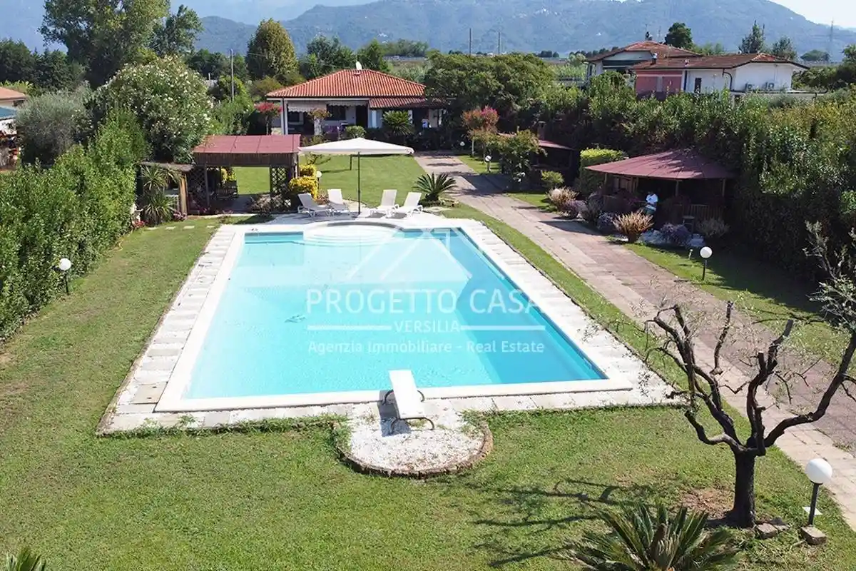 Villa in vendita a Camaiore