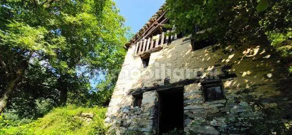 Rustico - Casale in vendita a Rossa