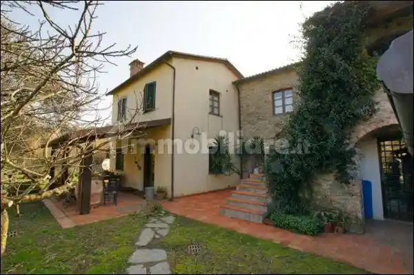 Villa in vendita a Ameglia