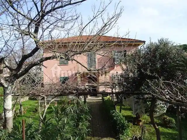 Villa in vendita a Ameglia