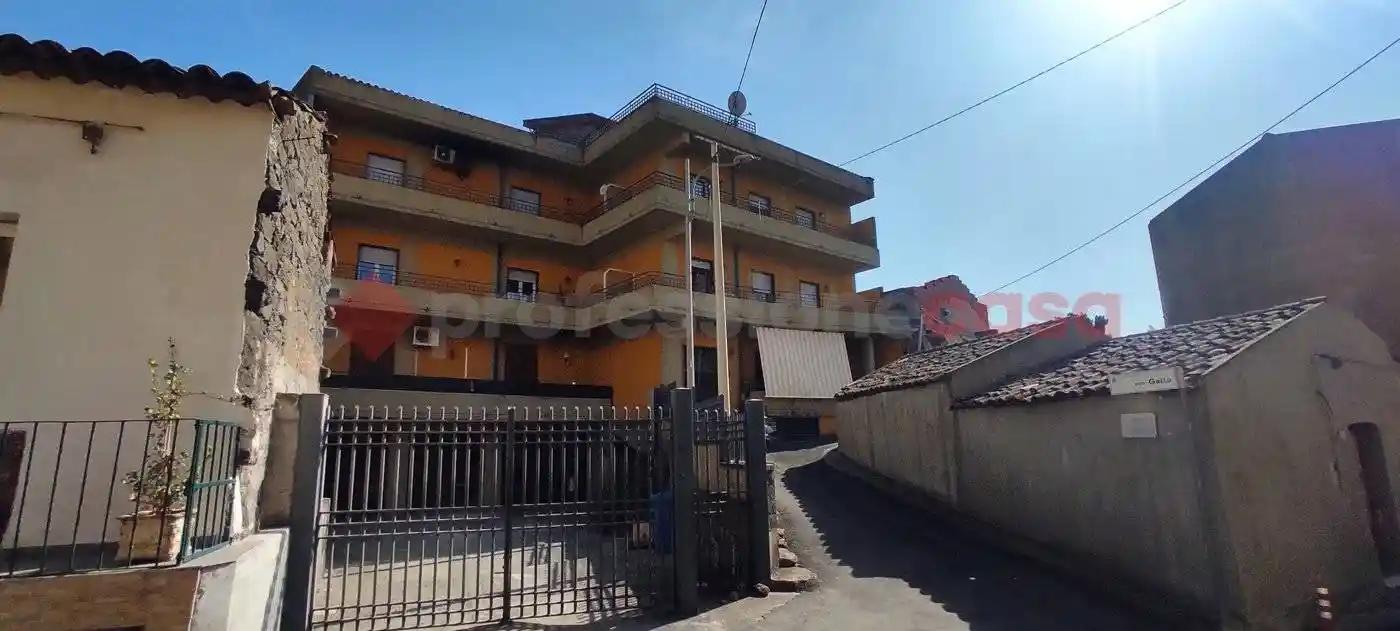Appartamento in vendita a Camporotondo Etneo