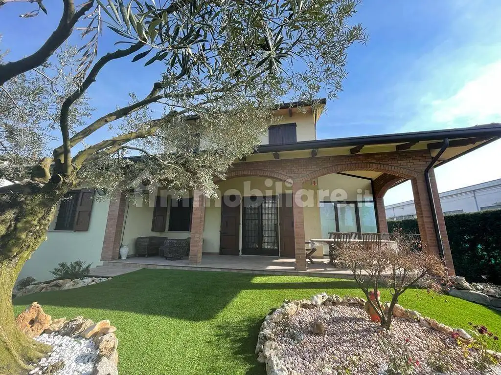 Villa in vendita a Castel San Pietro Terme