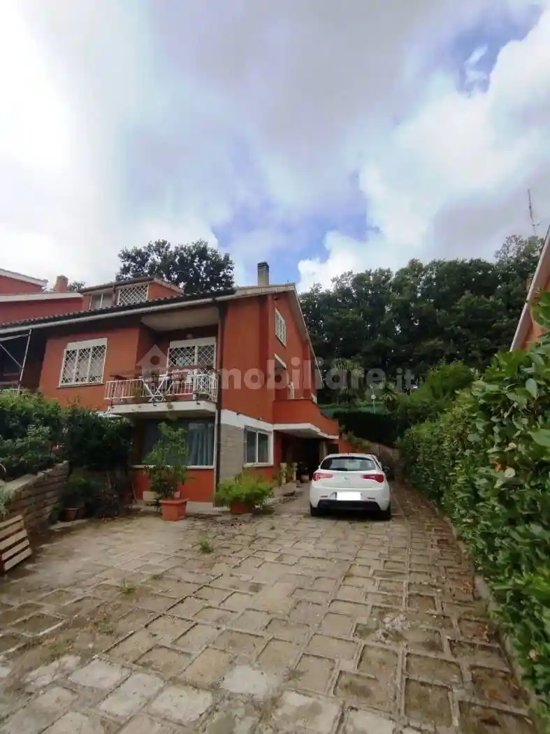 Villa in vendita a Manziana