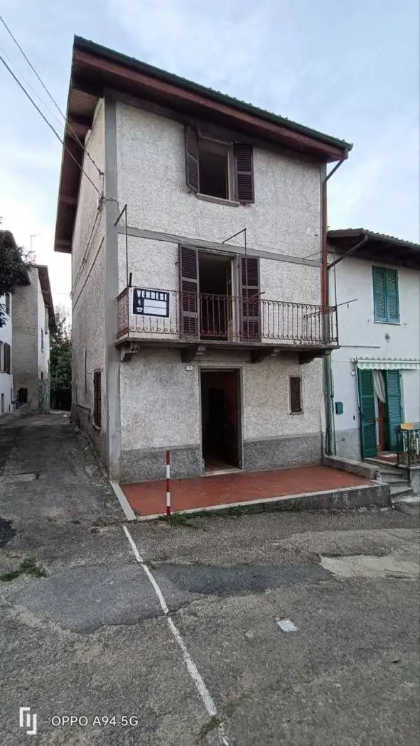 Casa indipendente in vendita a Mombaruzzo