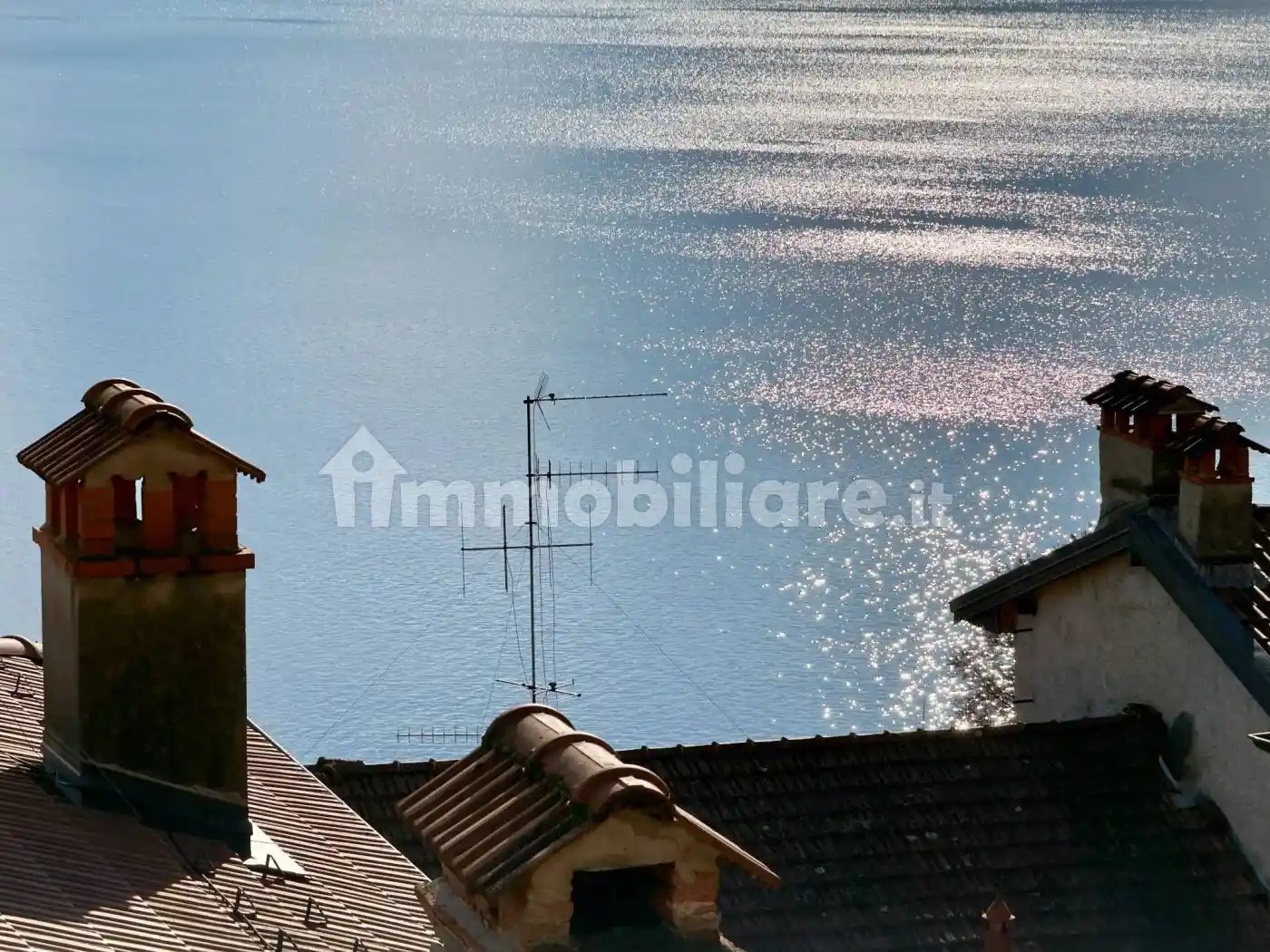 Palazzo - Edificio in vendita a Oggebbio
