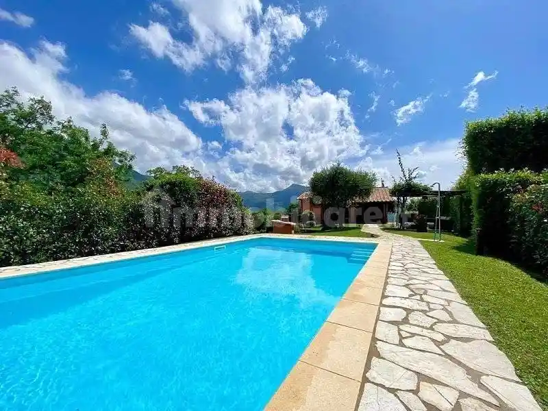 Rustico - Casale in vendita a Camaiore