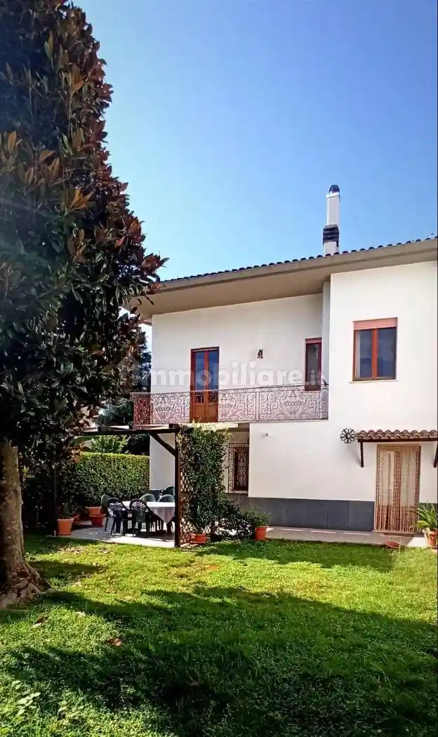 Villa in vendita a Ronciglione