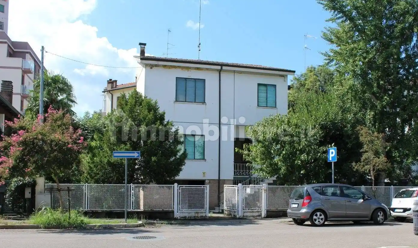 Villa in vendita a Lugo