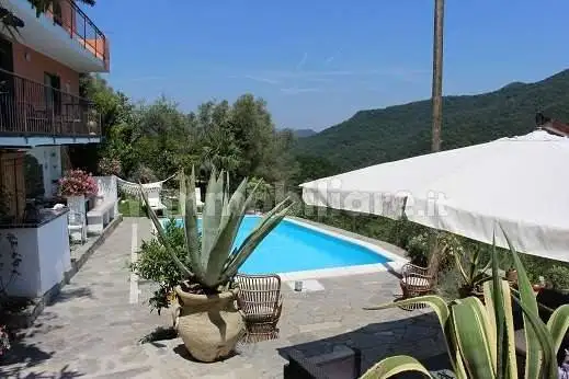 Villa in vendita a Testico