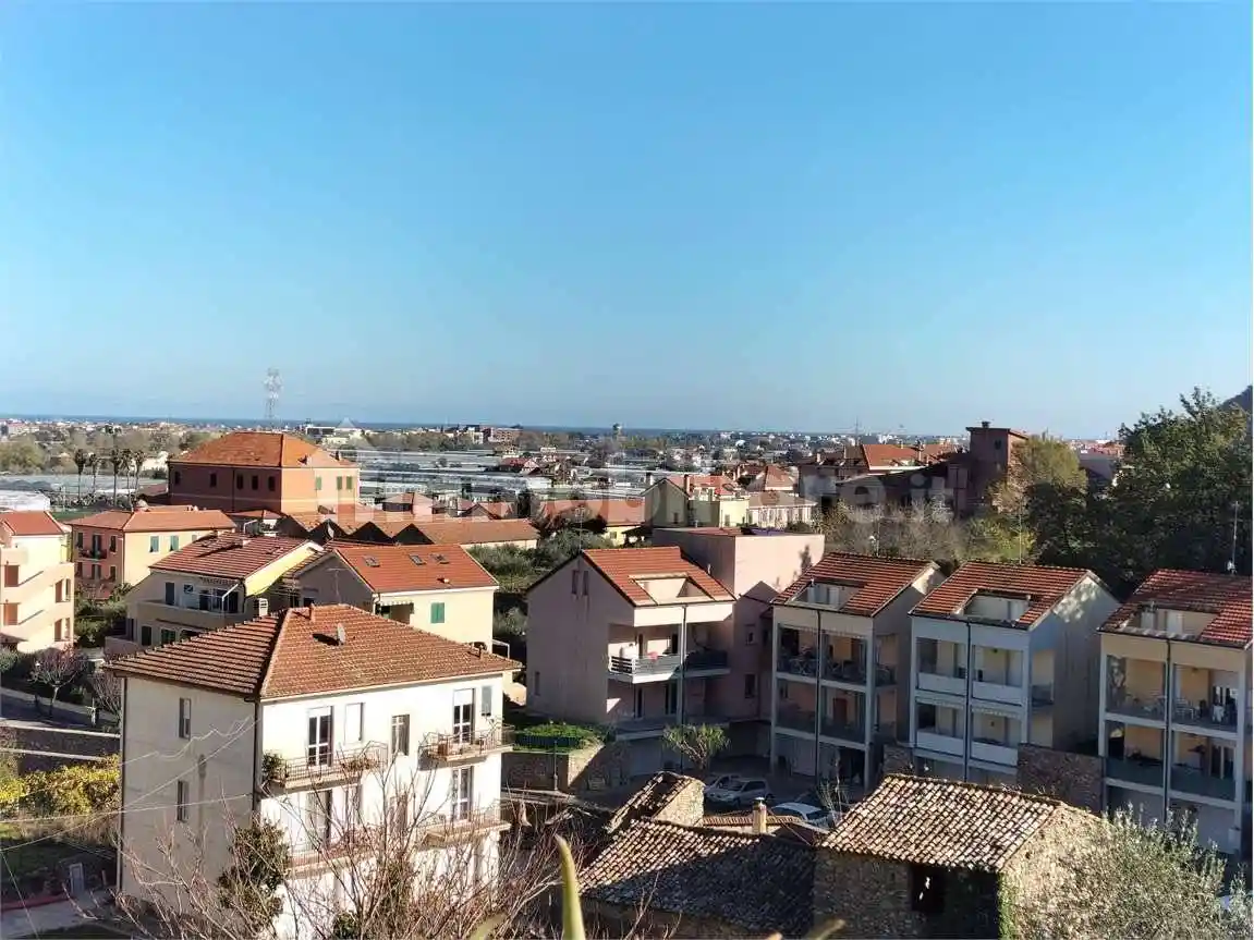 Appartamento in vendita a Albenga