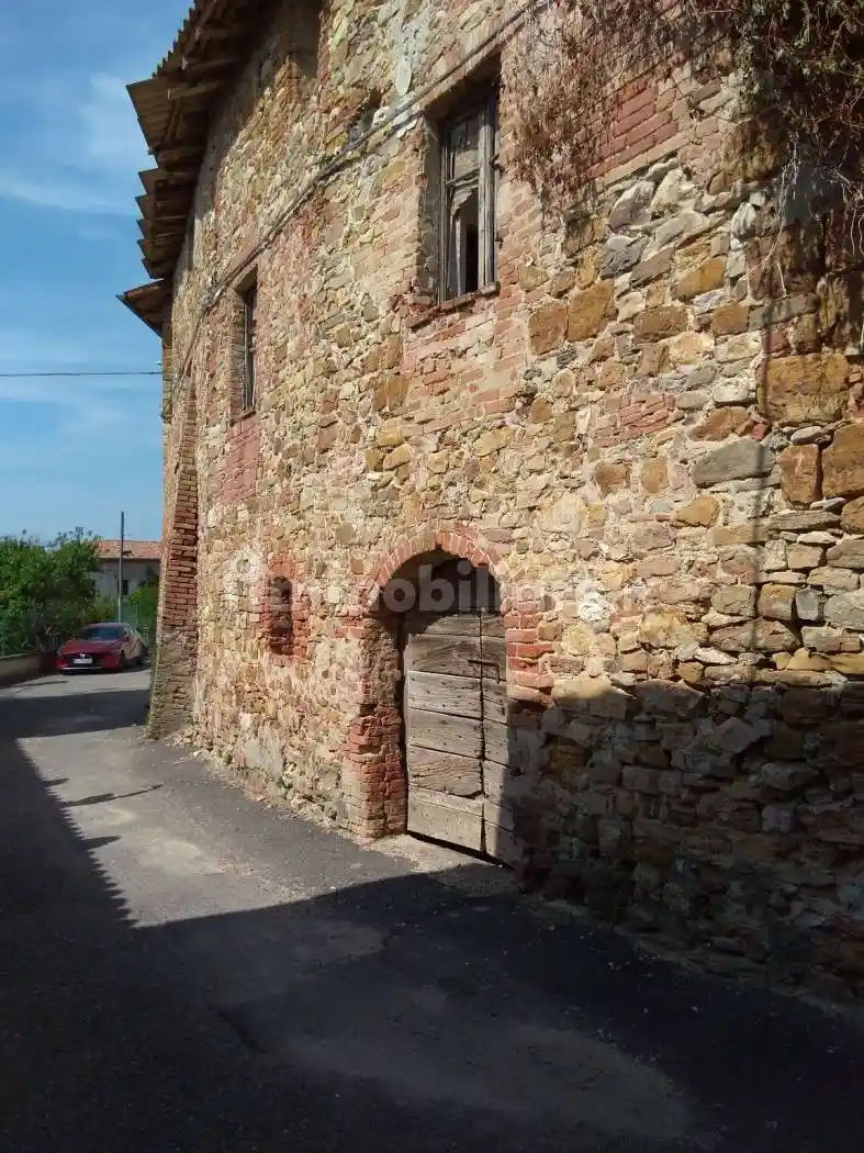 Rustico - Casale in vendita a Borgonovo Val Tidone