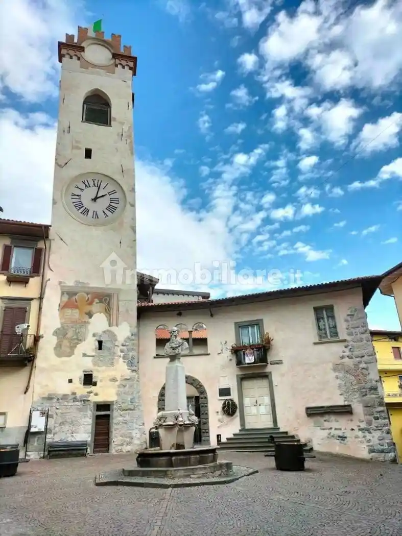Appartamento in affitto a Lovere