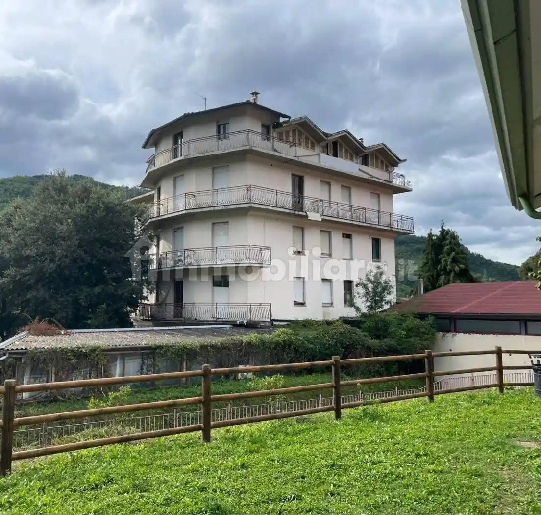 Palazzo - Edificio in vendita a San Marcello Piteglio