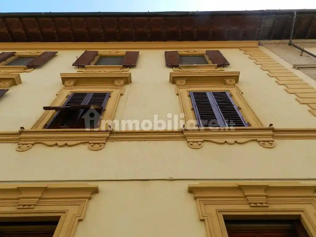 Palazzo - Edificio in vendita a Montecatini-Terme
