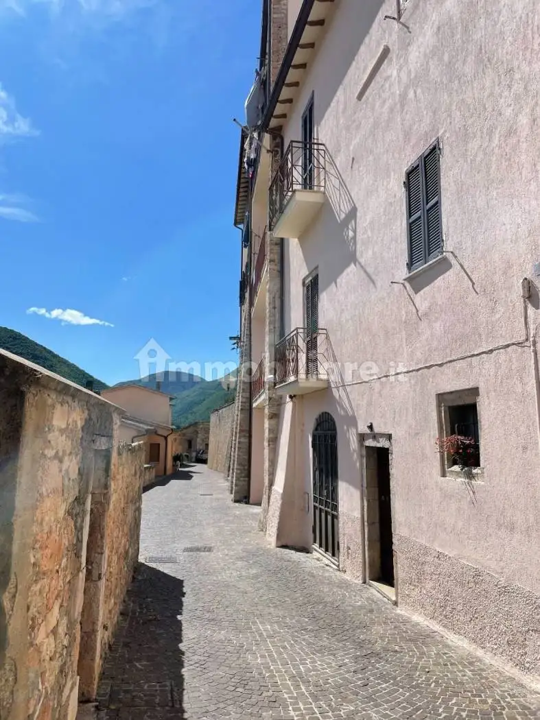 Trilocale via del Cassero 6, Centro, Cerreto di Spoleto - foto 5