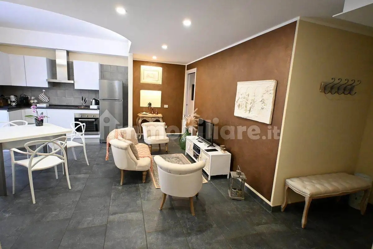 Appartamento in vendita a Pettenasco