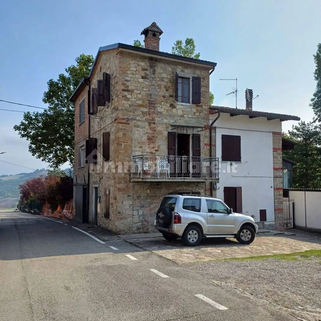 Casa indipendente in vendita a Terenzo