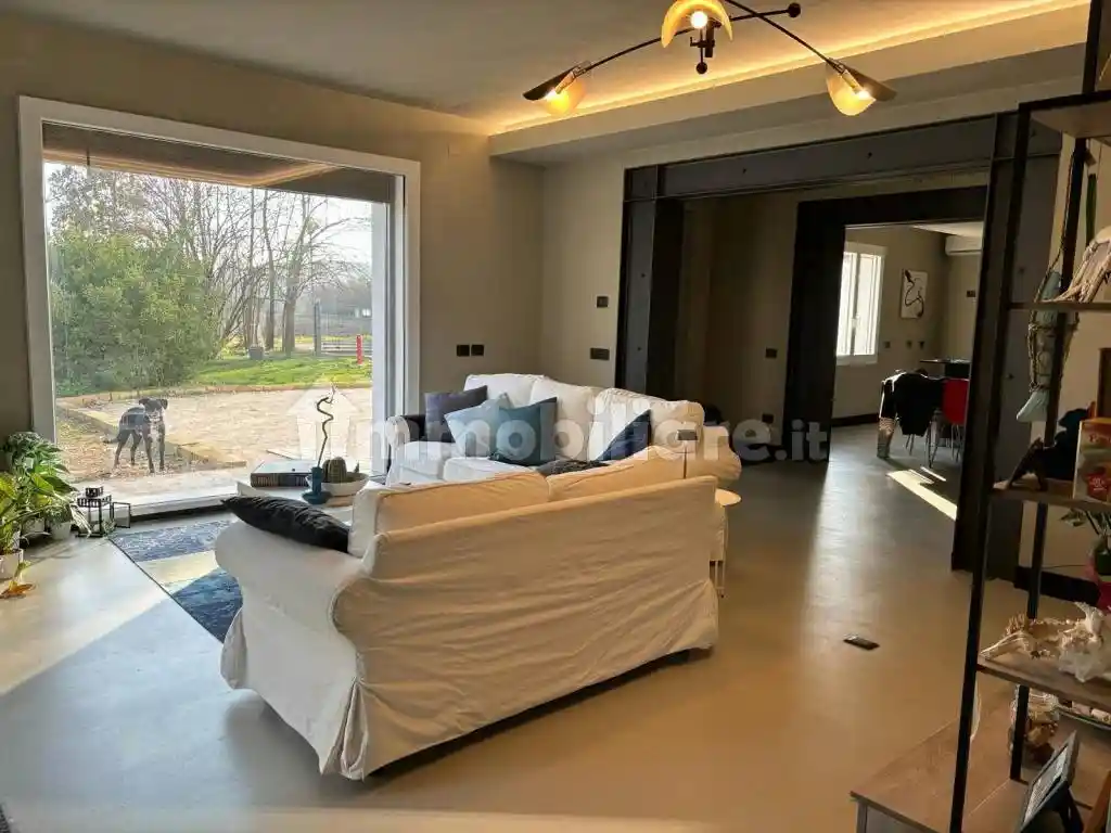 Villa in vendita a Mirandola