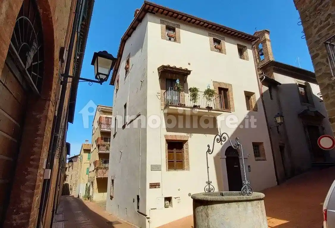 Appartamento in vendita a Paciano