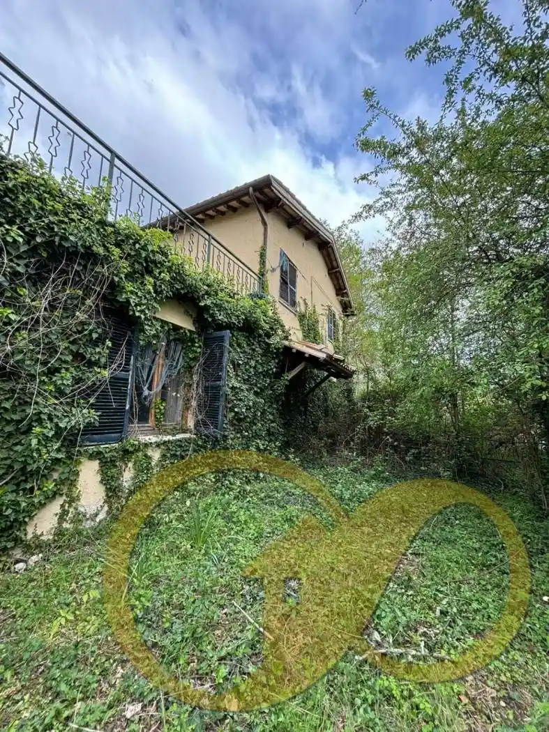 Villa in vendita a Castelraimondo