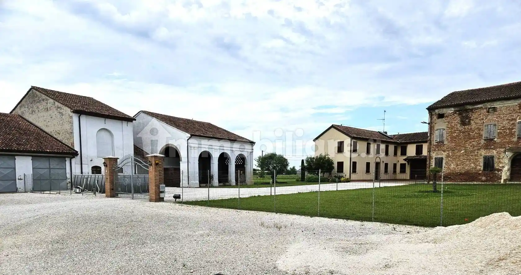 Rustico - Casale in vendita a Suzzara