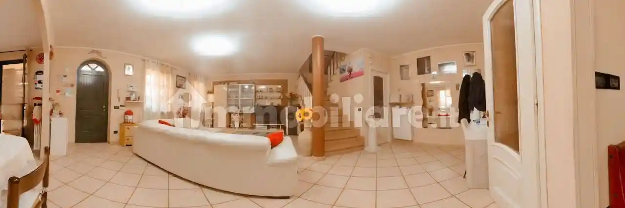 Villa in vendita a Sanfrè