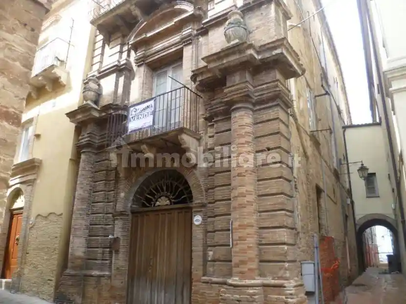 Palazzo - Edificio in vendita a Lanciano