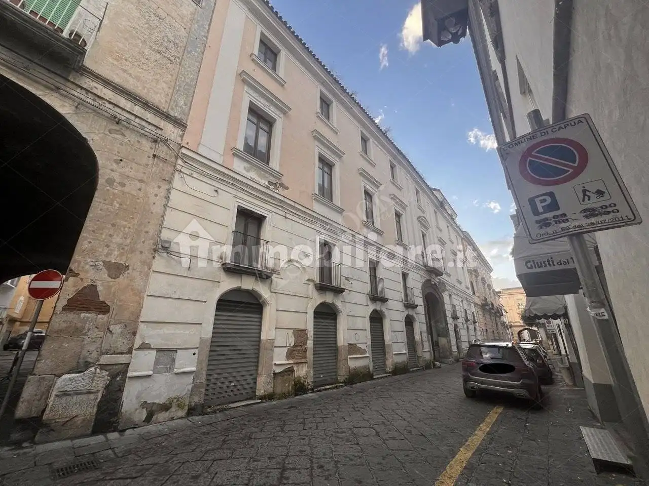 Palazzo - Stabile in vendita a Capua