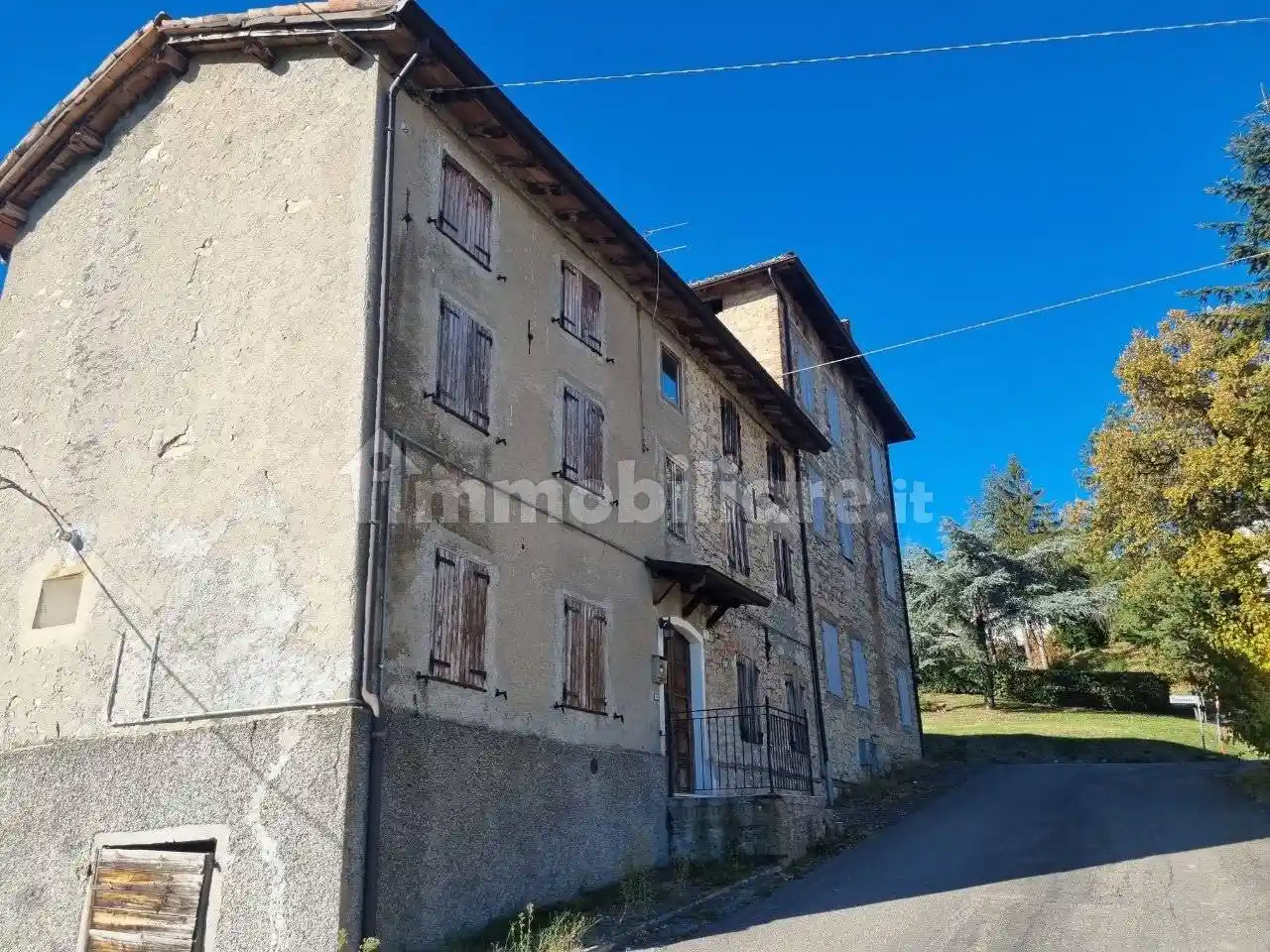 Villa in vendita a Baiso
