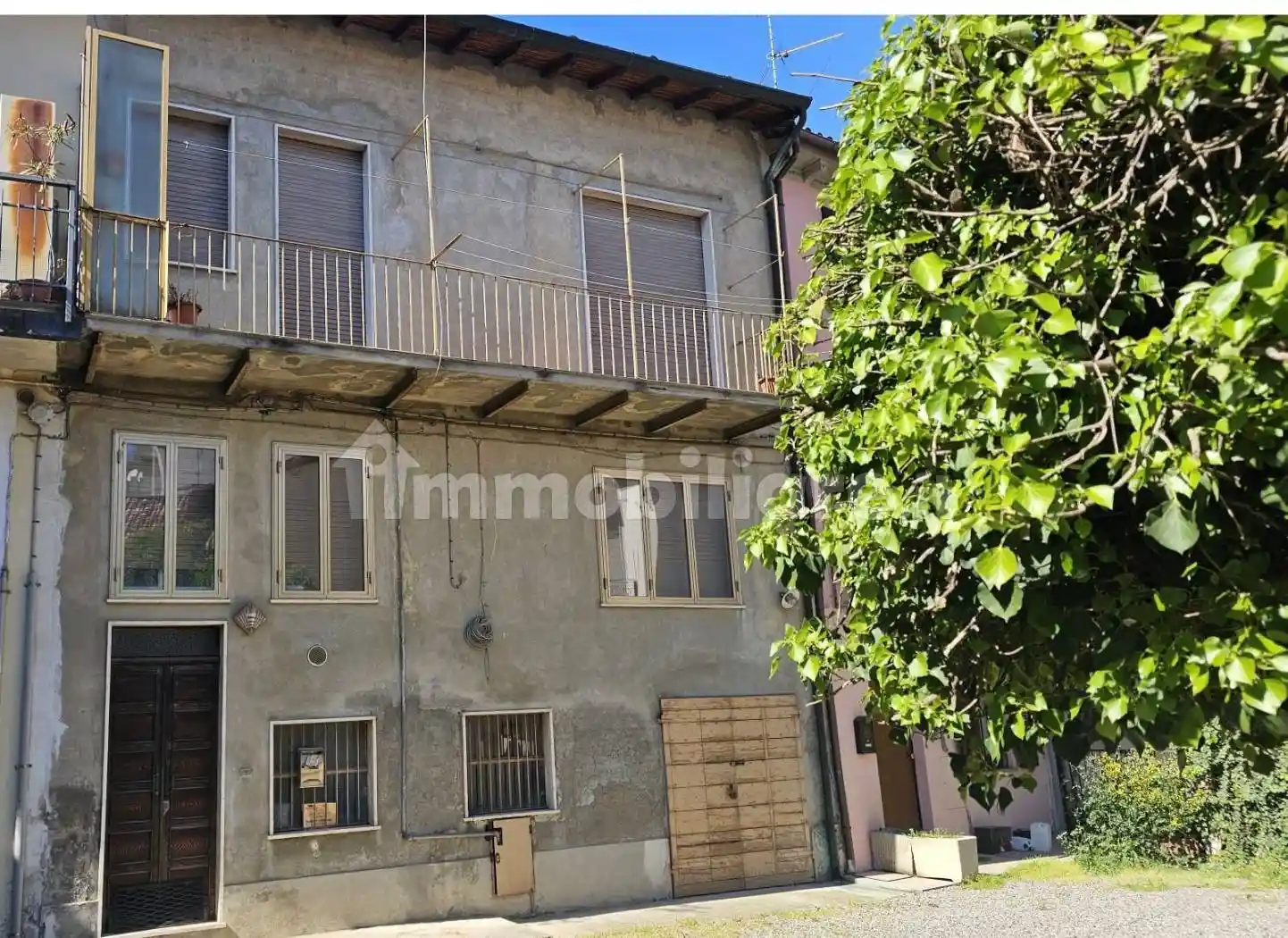 Villa in vendita a Broni