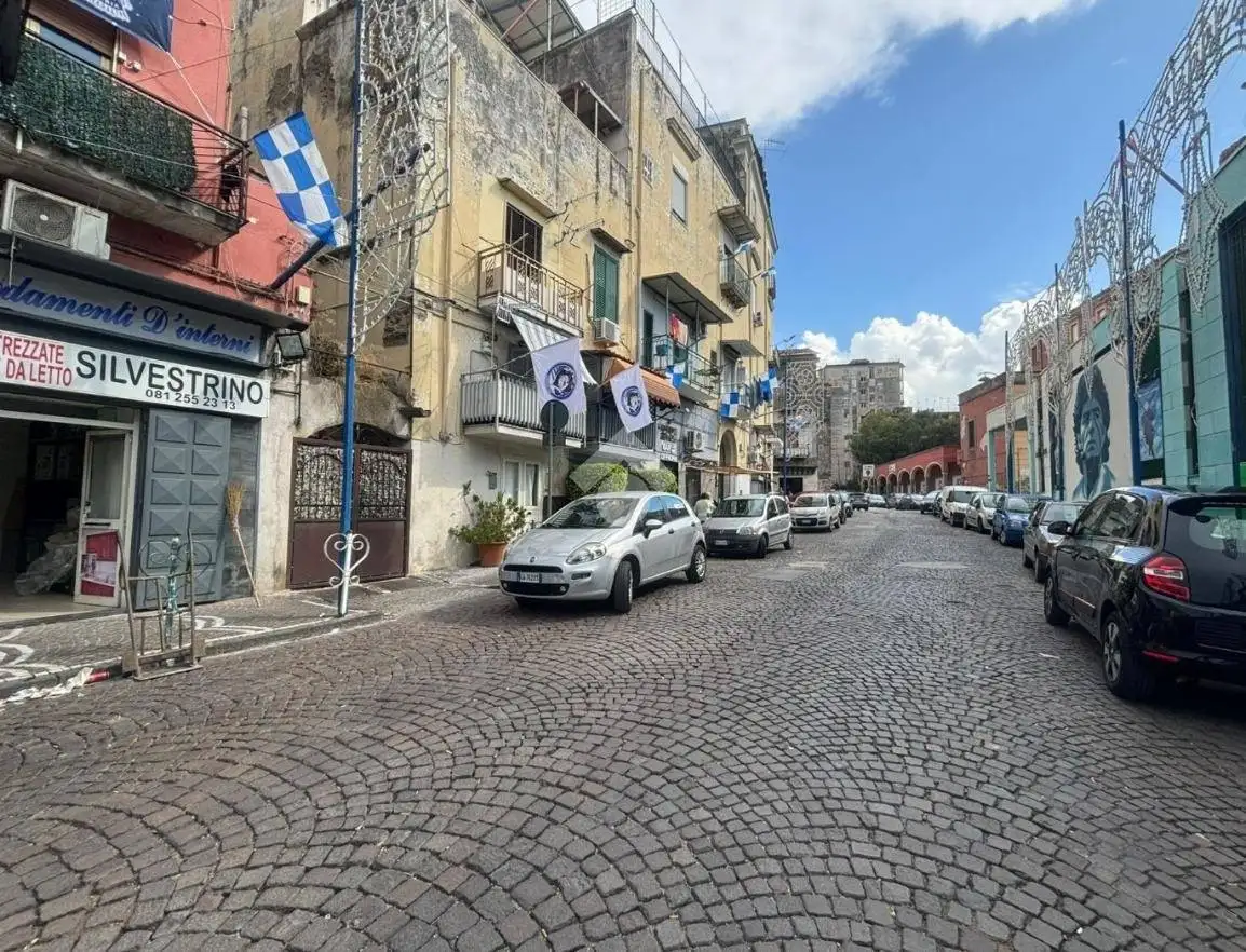 Appartamento in vendita a Napoli