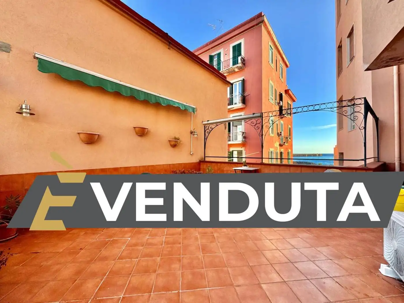 Appartamento in vendita a Napoli